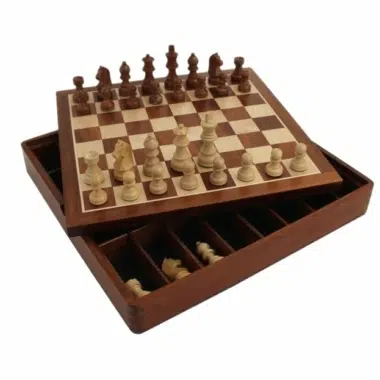 Juego de ajedrez completo con tablero de palisandro y caja de almacenamiento abierta