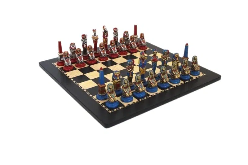 Juego de Ajedrez Egipto en Metal Pintado a Mano y Tablero de Madera