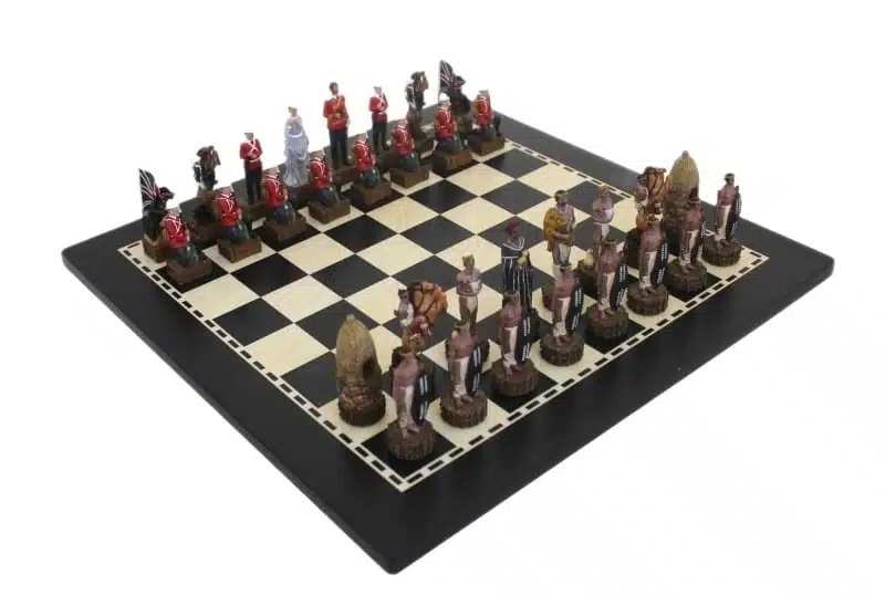 Juego de Ajedrez Británico VS Zulúes - Tablero de Madera & Juego de Ajedrez de Resina Pintado a Mano