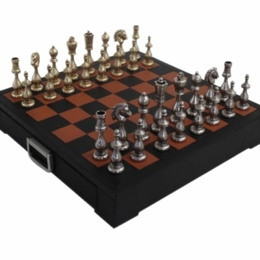 Alternative view of Gran Juego de Ajedrez de Metal & Tablero de Ajedrez de Cuero Verdadero con Cajón de Almacenamiento