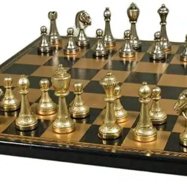 Alternative view of Juego de Ajedrez Staunton en Metal & Tablero de Ajedrez en Piel Sintética