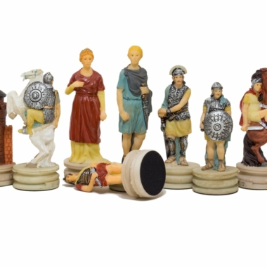 Alternative view of Juego de Ajedrez Conquista de Grecia por Roma en Resina & Tablero de Ajedrez en Símil Cuero Burdeos y Dorado