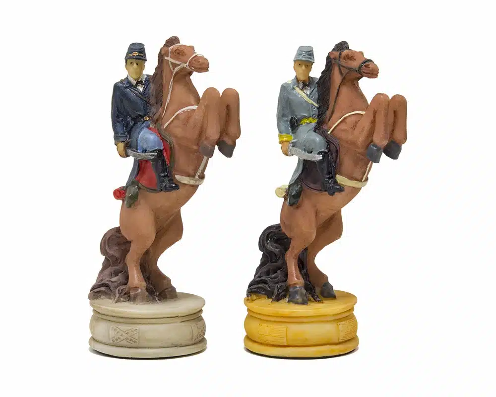 Juego de Ajedrez Guerra Civil Americana en Resina & Tablero de Ajedrez en Piel Sintética con Compartimento de Almacenamiento - Imagen 5