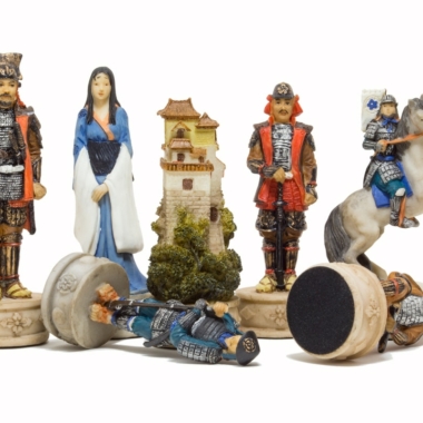 Alternative view of Juego de Ajedrez Samurai en Resina Pintada a Mano y Tablero de Ajedrez en Similicuir Dorado y Azul