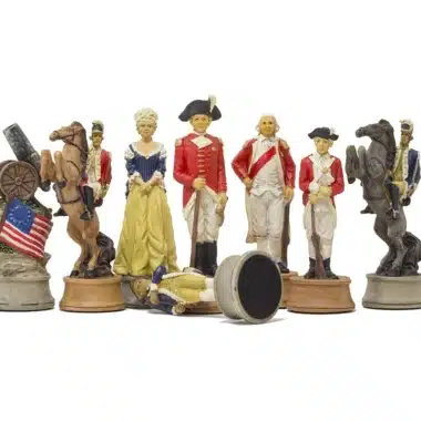 Alternative view of Juego de Ajedrez Guerra de Independencia de los Estados Unidos en Resina & Tablero de Ajedrez en Similcuero con Compartimento de Almacenamiento
