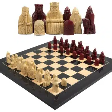 Gran Juego de Ajedrez Isla de Lewis en Resina Roja y Crema & Tablero de Ajedrez de Madera Laca