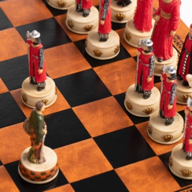 Alternative view of Juego de Ajedrez Guerra de Independencia de Escocia en Resina & Tablero de Ajedrez en Piel Sintética