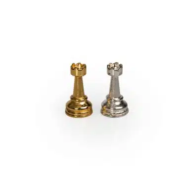 Pequeño Tablero de Ajedrez en Vidrio Blanco y Negro & Juego de Ajedrez en Metal Baño de Oro / Plata - Imagen 7