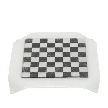 Pequeño Tablero de Ajedrez en Vidrio Blanco y Negro & Juego de Ajedrez en Metal Baño de Oro / Plata - Imagen 11