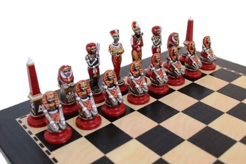 Juego de Ajedrez Egipto en Metal Pintado a Mano y Tablero de Madera - Imagen 3