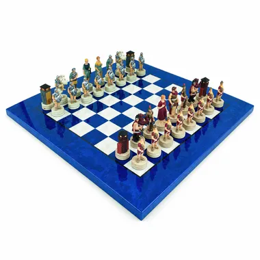 Juego de ajedrez Romanos VS Griegos sobre tablero azul y blanco de madera de brezo