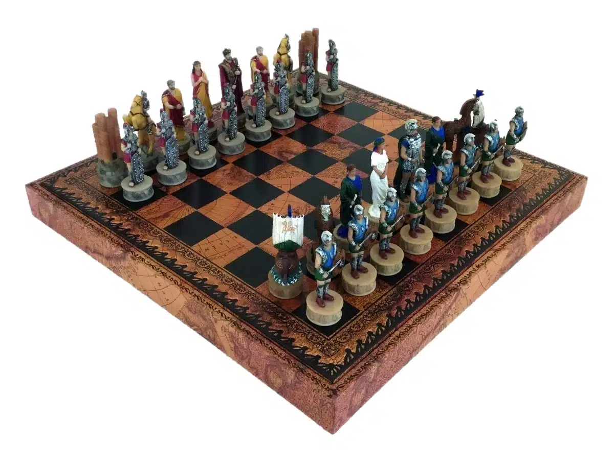 Juego de Ajedrez Batalla de Troya en Resina & Tablero de Ajedrez en Similcuero con Compartimento de Almacenamiento