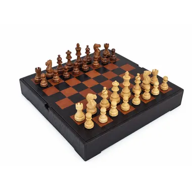 Juego de ajedrez de madera de acacia sobre el tablero de cuero con caja