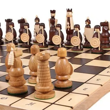 Tablero de Ajedrez Plegable y Juego de Ajedrez Temático de Madera con Almacenamiento