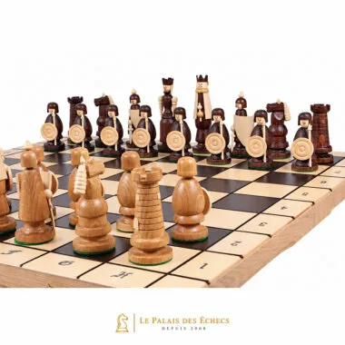Juego de ajedrez con temática vikinga sobre tablero de madera, vista cercana
