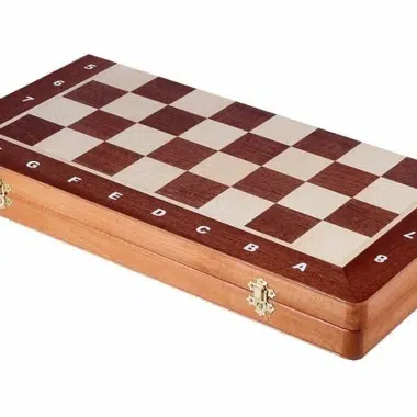 Tablero de ajedrez plegable de madera cerrado, vista general de la caja