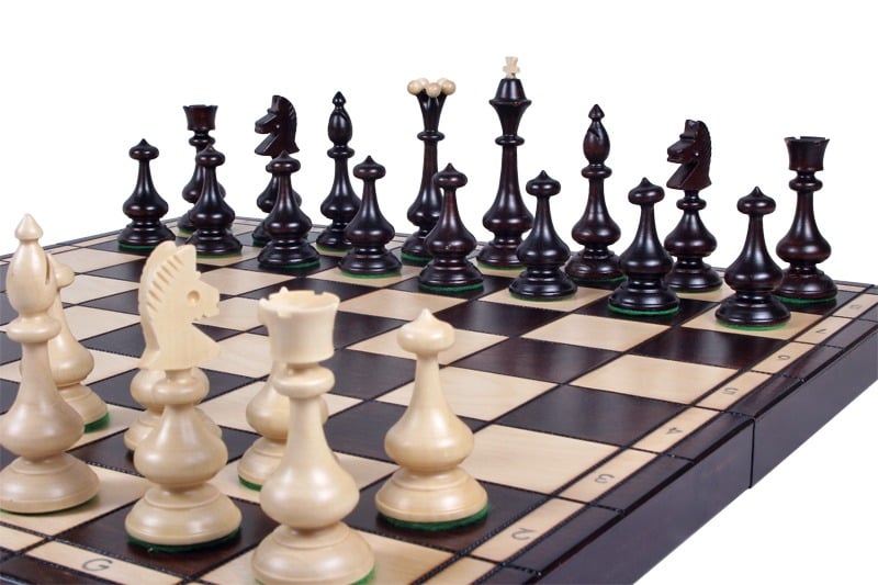 Gran Tablero de Ajedrez Plegable y Piezas de Ajedrez Decorativas de Madera con Almacenamiento - Imagen 5