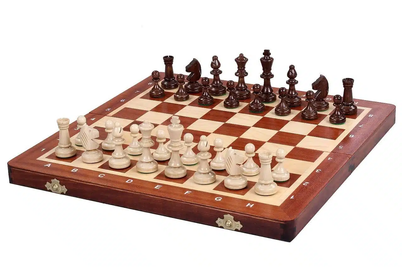 Piezas de Ajedrez y Tablero de Juego Plegable de Madera