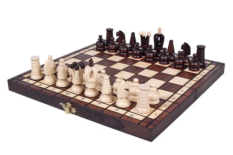 Juego de Ajedrez de Madera Ornado Plegable - 31x31 cm