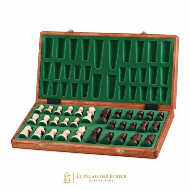 Caja de almacenamiento de madera abierta con compartimentos de fieltro verde