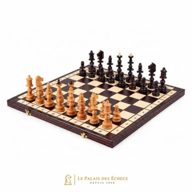 Juego de ajedrez gigante de madera plegable, tablero abierto con piezas colocadas