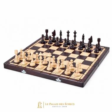 Juego de ajedrez de madera completo con tablero plegable montado, piezas en juego