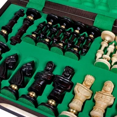 Grandes Piezas de Ajedrez Esculpidas en Madera y Tablero de Ajedrez Plegable en Madera con Almacenamiento - Imagen 7