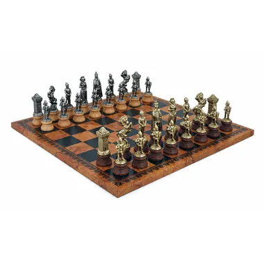 Juego de ajedrez Mary Stuart completo sobre tablero con mapa del mundo antiguo