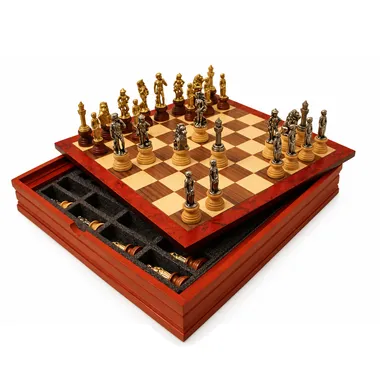 Juego de ajedrez Florence completo sobre tablero de madera con caja de almacenamiento abierta