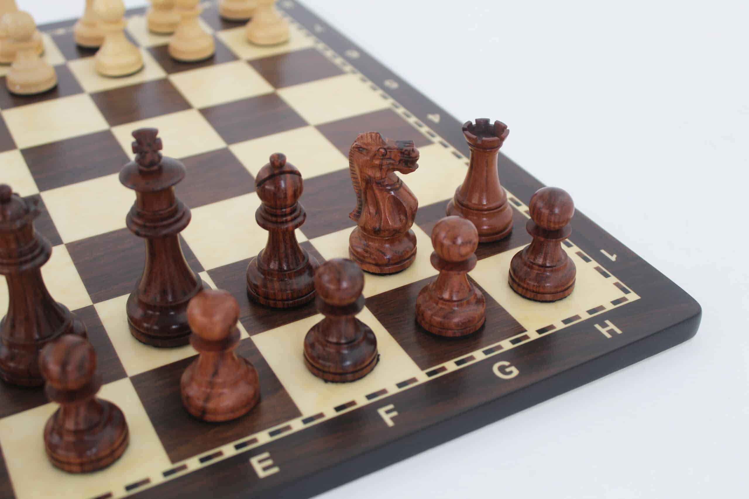 Juego de Ajedrez Staunton con Tablero Alfanumérico - Imagen 3