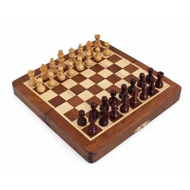 Juego de ajedrez Staunton de madera abierto con todas las piezas colocadas