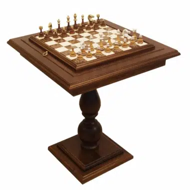 Mesa de ajedrez con pedestal y piezas Staunton de madera y latón