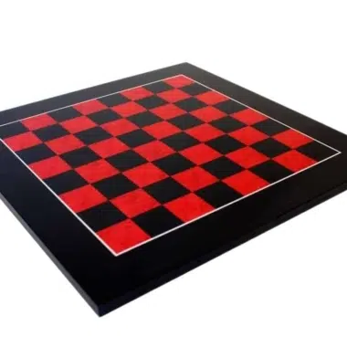 Tablero de ajedrez de madera de brezo lacada con casillas rojas y negras