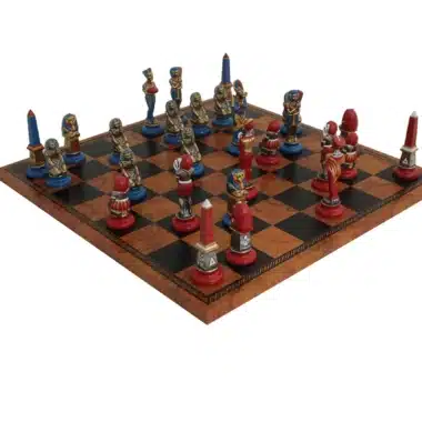 Alternative view of Figuras del Antiguo Egipto en metal y tablero de ajedrez en símil piel