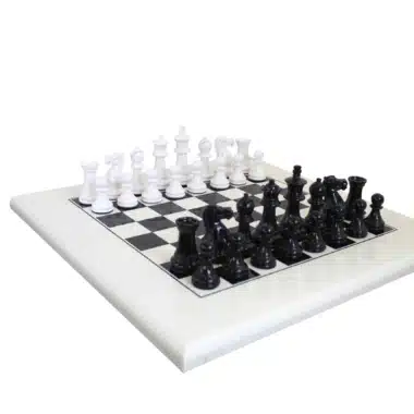 Piezas de Ajedrez Staunton Negras y Blancas y Tablero Blanco