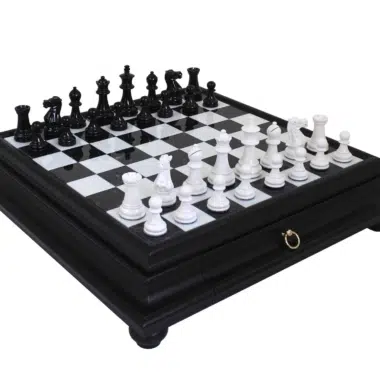 Juego de Ajedrez Negro y Blanco de Madera y Tablero de Ajedrez Negro sobre Pie con Cajón