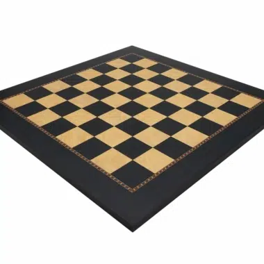 Tablero de ajedrez Jeu de la Dame visto de frente, casillas negras y raíz de fresno