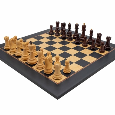 Juego de Ajedrez y Tablero de Madera 'El Juego de la Dama'