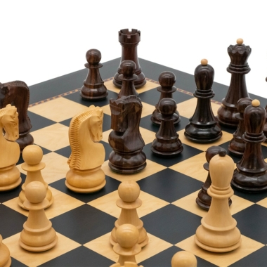 Alternative view of Juego de Ajedrez y Tablero de Madera 'El Juego de la Dama'