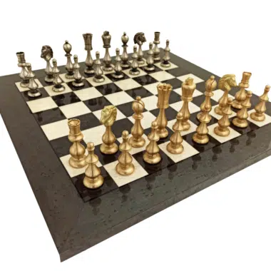 Gran Juego de Ajedrez de Diseño - Piezas de Ajedrez en Latón y Tablero de Ajedrez en Madera de Brezo y Arce Gris Lacado