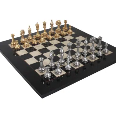 Piezas de Ajedrez Staunton en Metal Chapado en Oro y Plata & Tablero de Ajedrez de Madera de Arce Negro Lacado