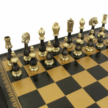 Alternative view of Mesa de Ajedrez de Madera y Piezas de Ajedrez de Metal y Madera Negra y Blanca