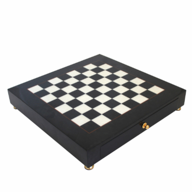 Tablero de Ajedrez en Madera Negra y Blanca
