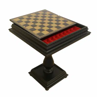 Mesa de ajedrez en madera negra abierta, tablero y compartimento rojo visibles