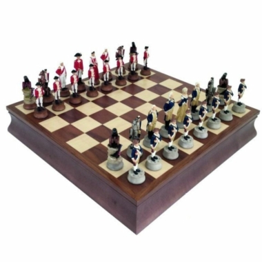 Ensemble Jeu d'Echecs en Résine et Échiquier en Bois de Noyer et Érable