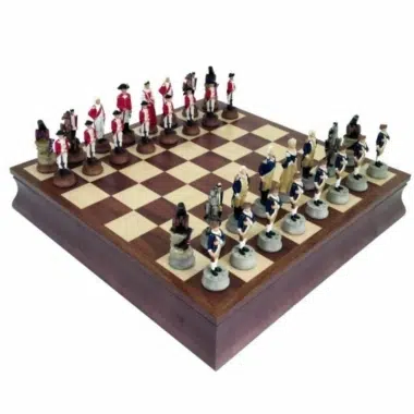 Set de Juego de Ajedrez en Resina y Tablero de Ajedrez en Nogal y Arce