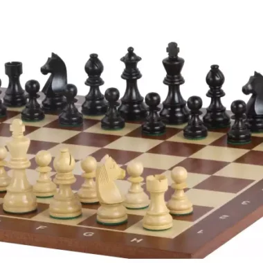 Ensemble Pieces Echecs Buis et Echiquier en Érable et Acajou