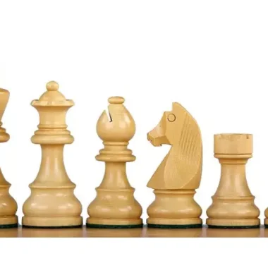 Ensemble Staunton Pieces Echecs en Bois de Buis et Acacia et Echiquier en Bois de Noyer et Erable