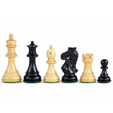 Piezas de ajedrez en boj y boj ebonizado, dama, alfil, caballo y torre negros