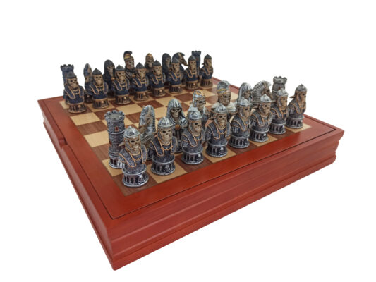 Set Juego de Ajedrez Busto Esqueleto en Resina y Tablero de Madera de Nogal y Arce con Almacenamiento